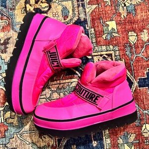 Juicy Couture Veronica hot pink platform puffer snow ankle boots